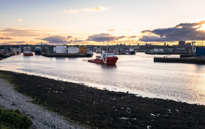 Niedrigwasser Schiff auf Rhein